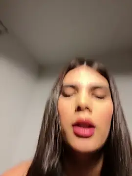 Lily WellGifted online show from 04.17.26