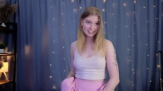 LanaRoxxy online show from 04.19.26