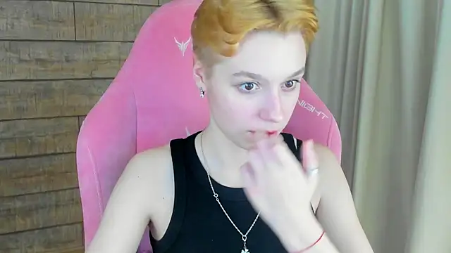 Snapshot of AgataGate chatting on 02.06.26 AgataGate online show from 02.06.26