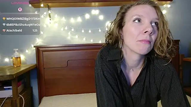 Daisy Lovely online show from 02.02.26