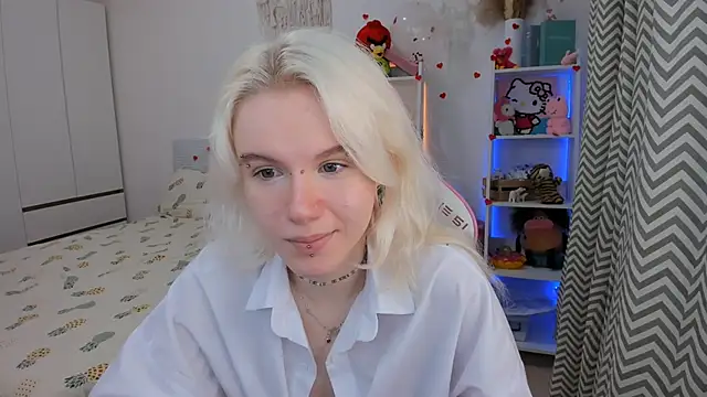 Mia WaterFall online show from 02.18.26