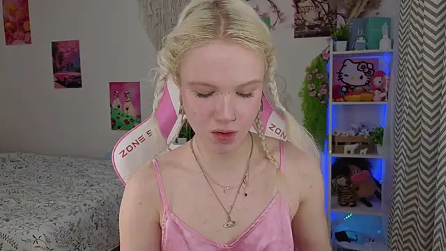 Mia WaterFall online show from 05.13.26