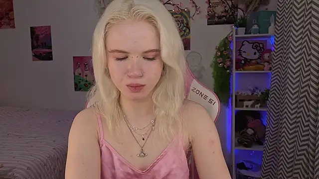Mia WaterFall online show from 05.17.26