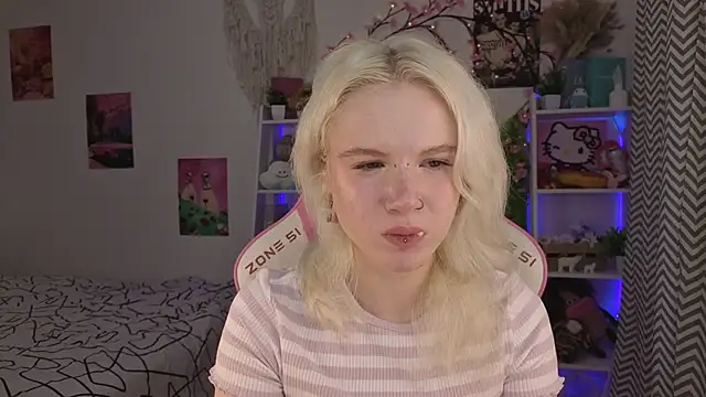 Mia WaterFall online show from 05.28.26