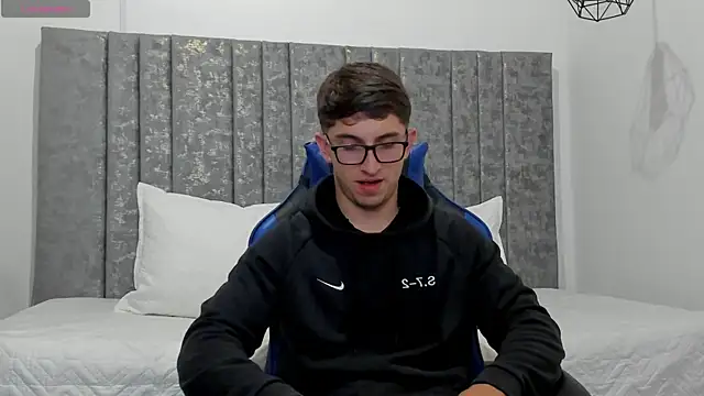 Calvin Hunter online show from 04.02.26