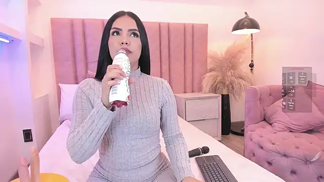 Im LunaLuxe online show from 04.08.26