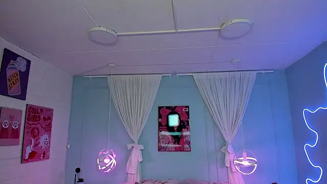 naomi campell online show from 03.12.26