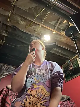 HazelFr33bird online show from 10.12.25