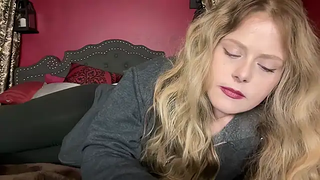 HazelFr33bird online show from 02.01.26