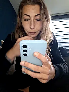 dewimp1 online show from 04.05.26