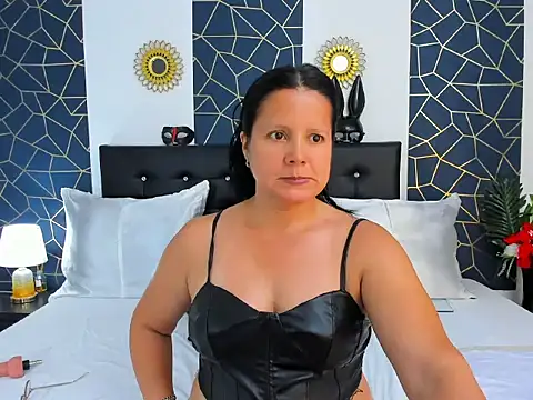 Snapshot of KikyNaughty chatting on 02.16.26 KikyNaughty online show from 02.16.26