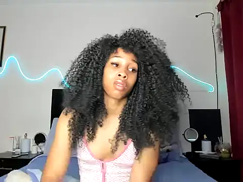 Snapshot of YourDreamReal chatting on 02.07.26 YourDreamReal online show from 02.07.26