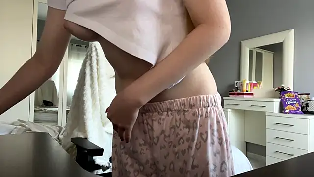 Iuckystar19 online show from 01.19.26