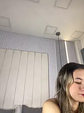 JuliaColemann online show from 05.08.26