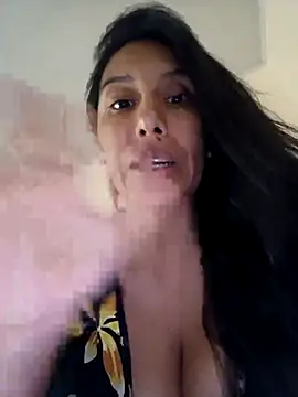 Snapshot of LizaLorini chatting on 04.25.26 LizaLorini online show from 04.25.26