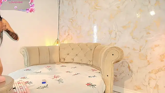 Snapshot of tifanibrown chatting on 02.05.26 tifanibrown online show from 02.05.26