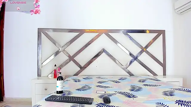 Snapshot of tifanibrown chatting on 02.17.26 tifanibrown online show from 02.17.26