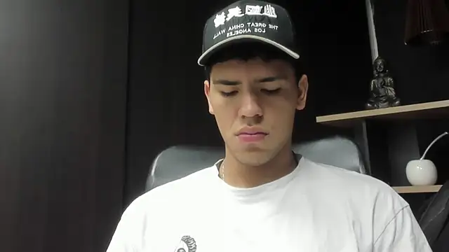 Snapshot of Tobias_Vega chatting on 02.17.26 Tobias Vega online show from 02.17.26