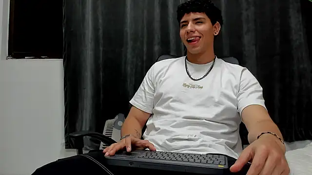 Snapshot of Tobias_Vega chatting on 03.01.26 Tobias Vega online show from 03.01.26