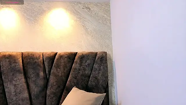 zoe hugeboobs online show from 02.25.26