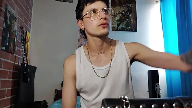 Snapshot of PaulDamico chatting on 05.15.26 PaulDamico online show from 05.15.26