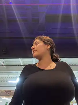 lizzy luminair online show from 02.04.26