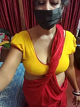 Snapshot of Little-Roshni chatting on 06.16.26 Little-Roshni online show from 06.16.26