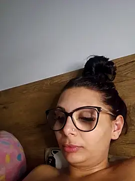 HiddendesireXO01 online show from 02.12.26