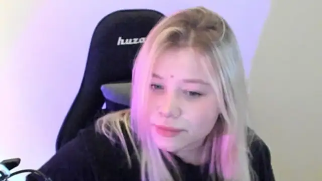 Snapshot of Lulu_Di chatting on 02.20.26 Lulu Di online show from 02.20.26