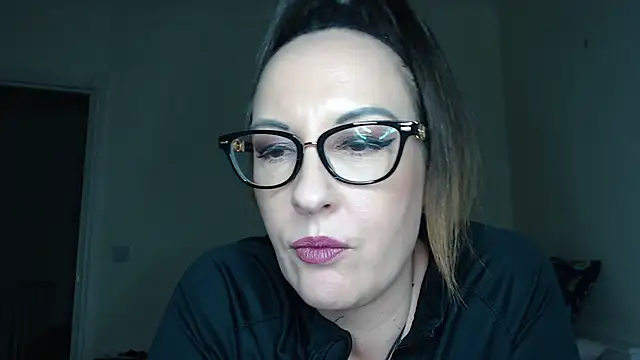 Snapshot of PsychicDominatrix chatting on 02.10.26 PsychicDominatrix online show from 02.10.26