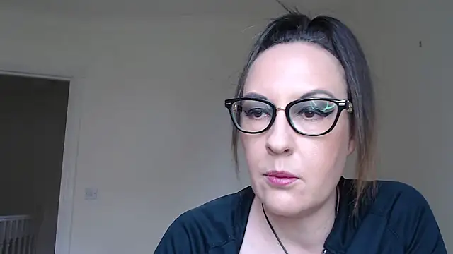 Snapshot of PsychicDominatrix chatting on 03.21.26 PsychicDominatrix online show from 03.21.26