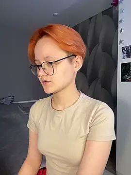 LuunaDorean online show from 02.22.26