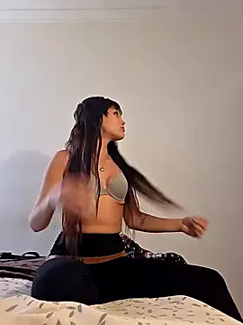 Snapshot of Beebeeyyy chatting on 02.27.26 Beebeeyyy online show from 02.27.26