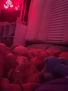 LyricRose85 online show from 05.18.26