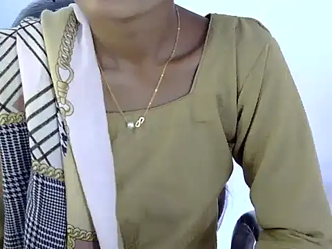 Snapshot of Kulsum_S chatting on 02.25.26 Kulsum S online show from 02.25.26