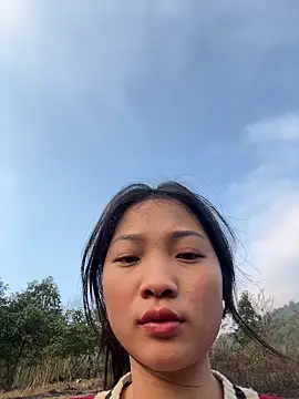 Snapshot of Lyn-be99 chatting on 02.05.26 Lyn-be99 online show from 02.05.26