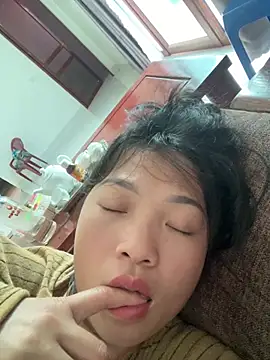 Snapshot of Lyn-be99 chatting on 02.15.26 Lyn-be99 online show from 02.15.26