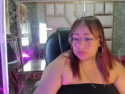 Snapshot of Shara_Oz chatting on 02.21.26 Shara Oz online show from 02.21.26