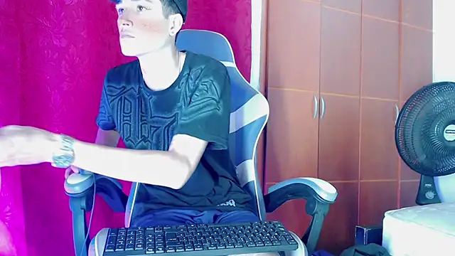 Johnny cagee  online show from 02.03.26