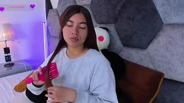 Snapshot of DulceJones chatting on 03.01.26 DulceJones online show from 03.01.26