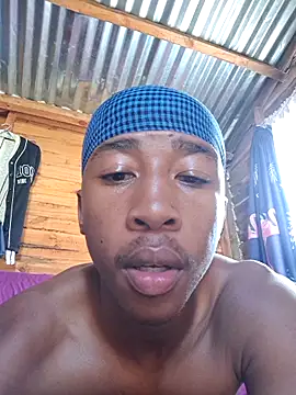 Snapshot of Peterveero12 chatting on 02.15.26 Peterveero12 online show from 02.15.26