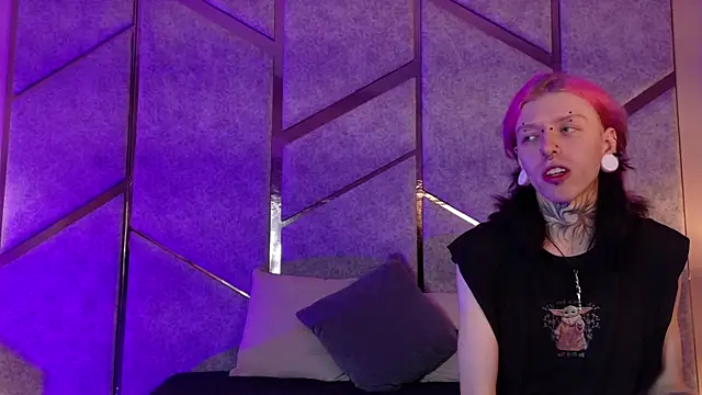 Snapshot of Hanna-Winchester chatting on 07.13.26 Hanna-Winchester online show from 07.13.26