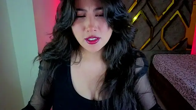 Snapshot of Luvienne chatting on 02.16.26 Luvienne online show from 02.16.26