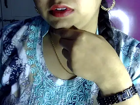 Snapshot of Cute_Aliyaa chatting on 07.09.26 Cute Aliyaa online show from 07.09.26