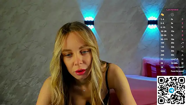 Snapshot of Tesssa_Young chatting on 03.11.26 Tesssa Young online show from 03.11.26