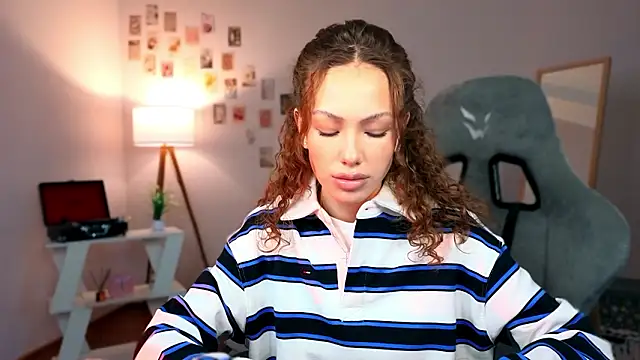 Snapshot of nexorine chatting on 02.16.26 nexorine online show from 02.16.26