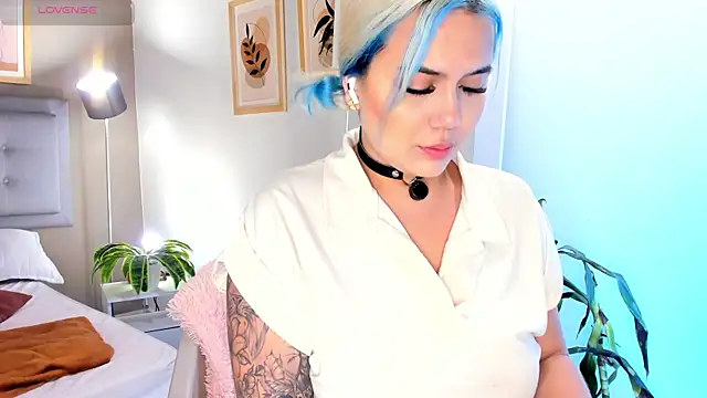 SalomeStorm  online show from 04.01.26