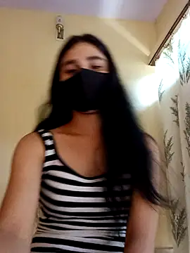 Snapshot of Mahira-- chatting on 07.16.26 Mahira-- online show from 07.16.26