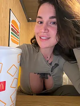 Snapshot of TattooGirlAlia chatting on 11.09.25 TattooGirlAlia online show from 11.09.25