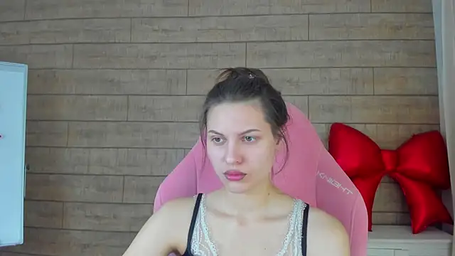 Snapshot of AliceVersal chatting on 02.19.26 AliceVersal online show from 02.19.26